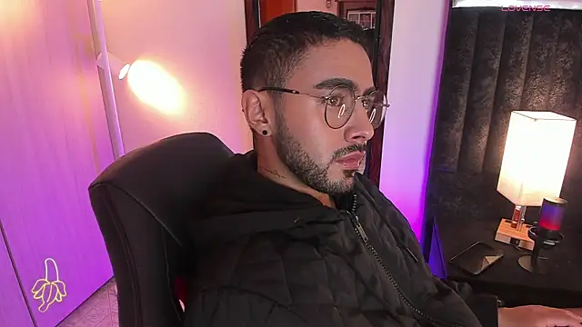 Snapshot of ItsMeEros chatting on November 16, 2025, 10:37 pm ItsMeEros online show from November 16, 2025, 10:37 pm