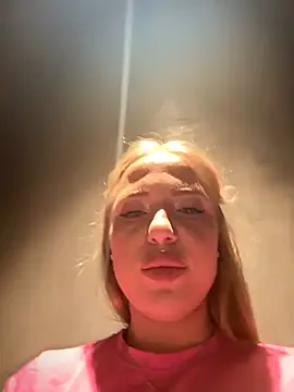 Snapshot of pinkstar_ chatting on February 7, 2025, 8:22 am pinkstar online show from February 7, 2025, 8:22 am