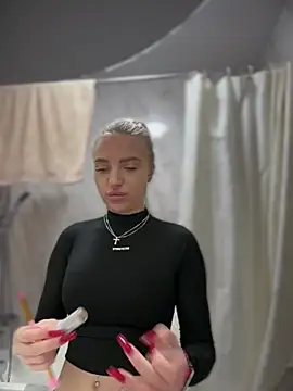 pinkstar  online show from December 14, 2025, 6:19 am