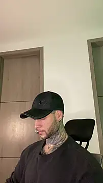  jamesleandros1 online show from June 4, 2026, 1:44 am