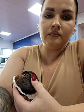 GeorgiaLerox online show from November 1, 2025, 1:35 pm