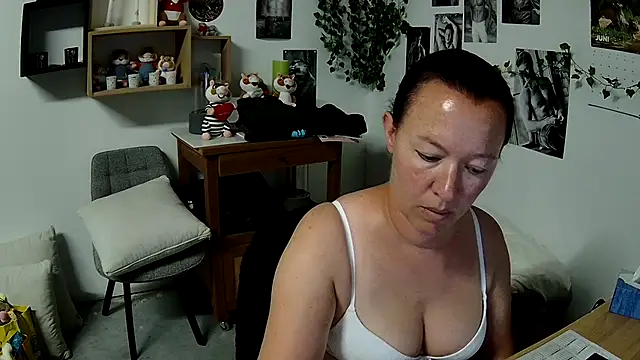 Snapshot of AnyaKrey@xh chatting on June 19, 2026, 12:09 pm AnyaKreyxh online show from June 19, 2026, 12:09 pm