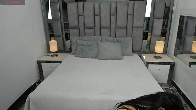 EMMAHILL1 online show from February 23, 2026, 11:07 am