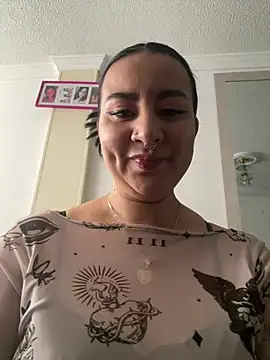 Abril Luv online show from May 25, 2026, 1:06 pm