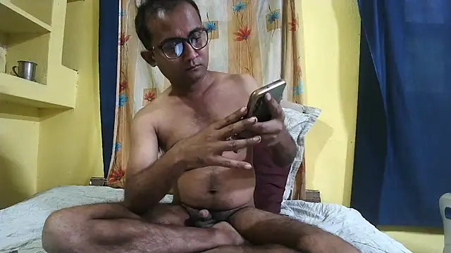 Snapshot of Cute_boy2000 chatting on December 20, 2024, 10:38 am Cute boy2000 online show from December 20, 2024, 10:38 am