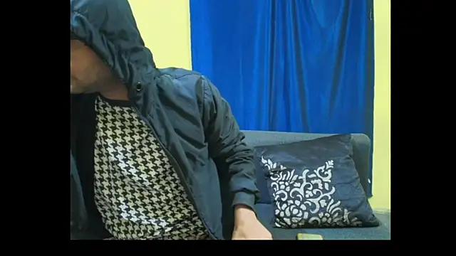 Cute boy2000 online show from November 25, 2025, 12:32 am