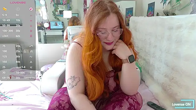 Snapshot of FluffyRainbowKity chatting on June 14, 2026, 8:27 am FluffyRainbowKity online show from June 14, 2026, 8:27 am