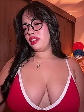 Snapshot of andra_rose chatting on July 4, 2026, 11:22 pm andra rose online show from July 4, 2026, 11:22 pm