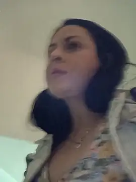 Juli Castillo8 online show from October 30, 2025, 2:18 pm