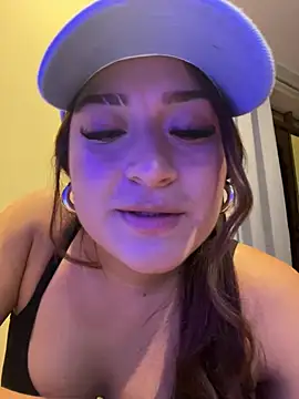 LuceroRm online show from June 25, 2026, 3:50 am
