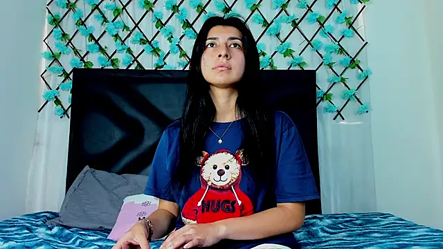 EmmaWilliamss online show from January 28, 2025, 2:53 pm