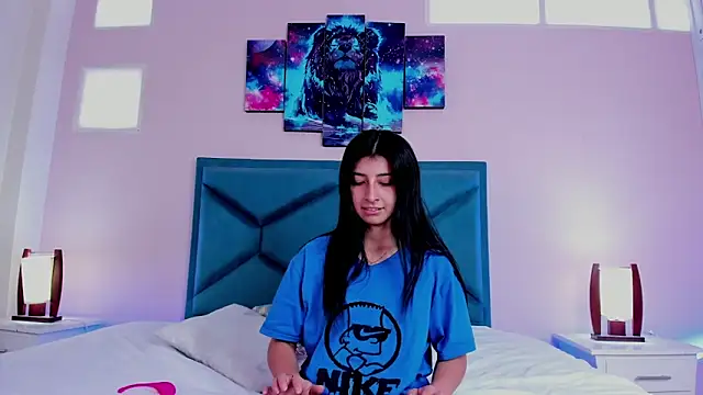 EmmaWilliamss online show from February 1, 2025, 4:44 pm