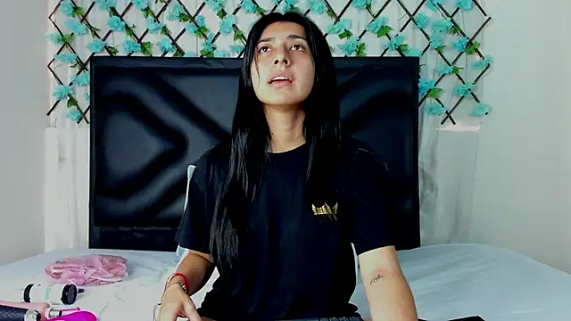 EmmaWilliamss online show from February 3, 2025, 3:27 pm