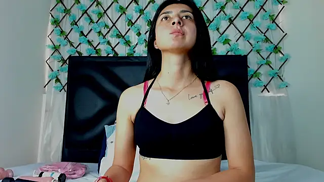 EmmaWilliamss online show from February 4, 2025, 4:18 pm