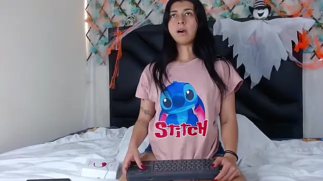 EmmaWilliamss online show from October 24, 2025, 4:47 pm