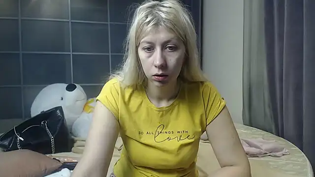 Snapshot of KyliePag chatting on February 4, 2025, 7:51 am KyliePag online show from February 4, 2025, 7:51 am