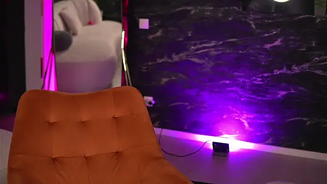 EllenKarter online show from March 18, 2025, 6:57 am