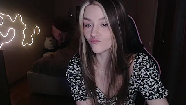 jeann elsaa online show from February 1, 2025, 3:52 am