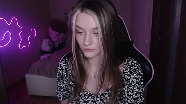 jeann elsaa online show from February 1, 2025, 6:54 am