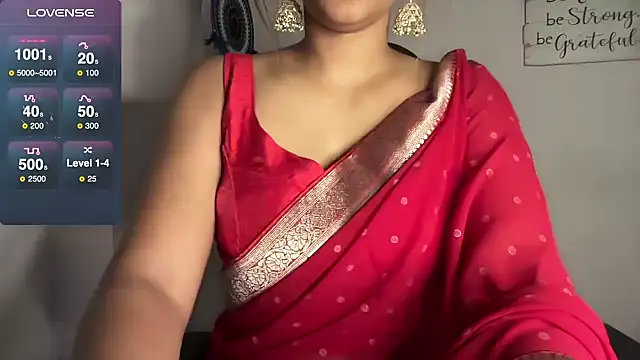 Snapshot of Queen_Sakhi chatting on December 25, 2024, 4:43 pm Queen Sakhi online show from December 25, 2024, 4:43 pm