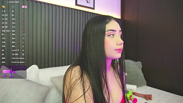 haylie  online show from December 21, 2025, 2:41 am