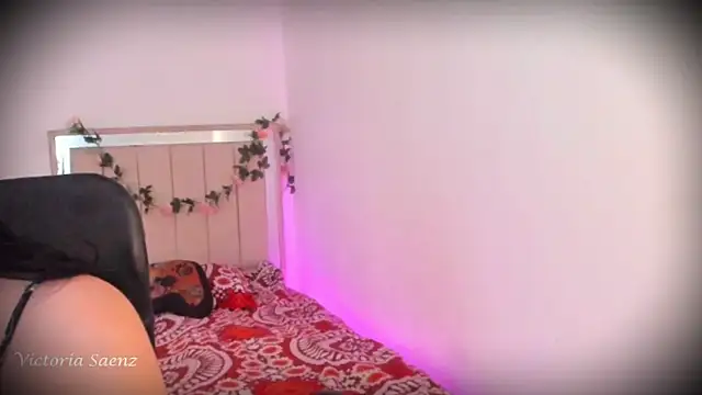 victoriaasaenz  online show from February 7, 2026, 12:58 am