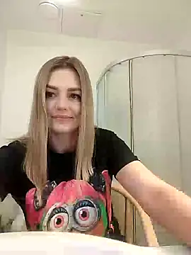 Snapshot of KrissSexi chatting on February 13, 2025, 10:33 pm KrissSexi online show from February 13, 2025, 10:33 pm