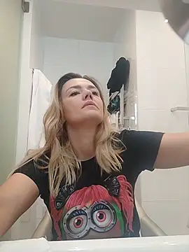 KrissSexi online show from November 11, 2025, 7:58 pm