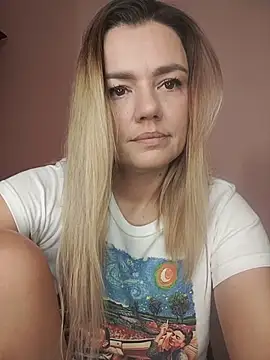 KrissSexi online show from November 20, 2025, 6:13 am