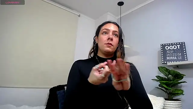 Snapshot of Bianca____ chatting on June 4, 2026, 11:22 pm Bianca online show from June 4, 2026, 11:22 pm