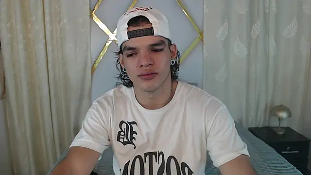 AlbertBernal69 online show from February 12, 2025, 2:14 am