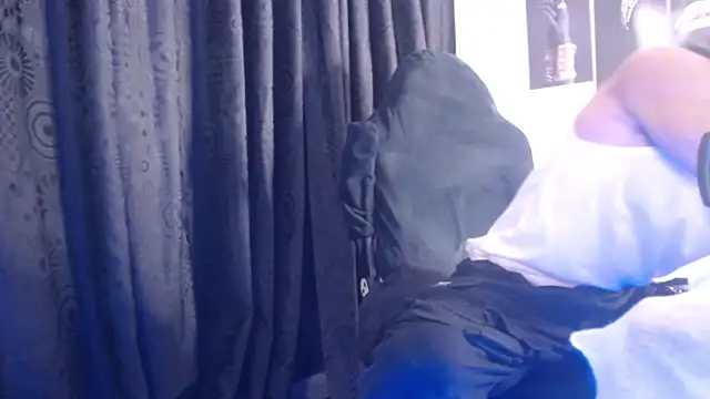 AlbertBernal69 online show from October 19, 2025, 3:40 am