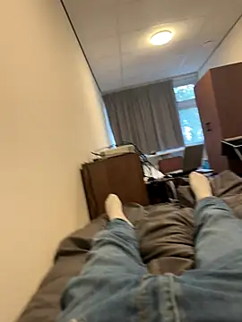 mihaixxx1 online show from October 4, 2025, 12:14 pm