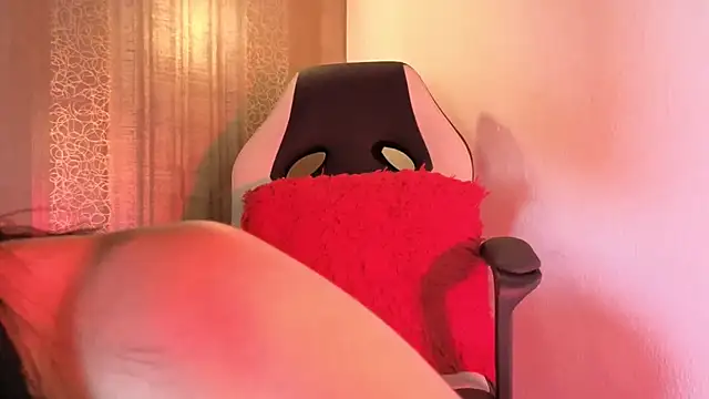 MishaKinki online show from December 16, 2025, 7:19 pm