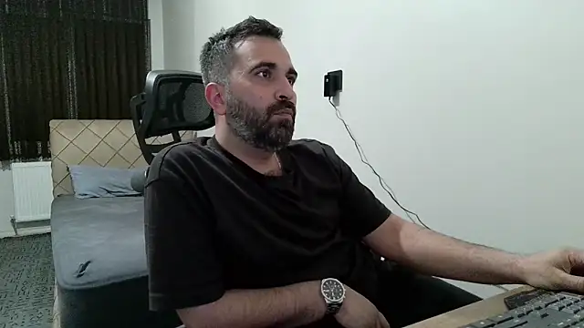 Snapshot of tgltplsr chatting on February 9, 2026, 8:46 pm tgltplsr online show from February 9, 2026, 8:46 pm