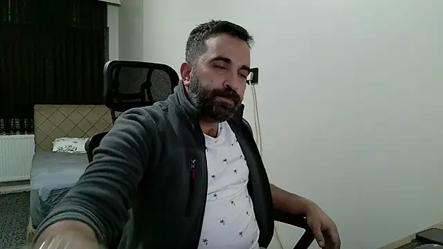 Snapshot of tgltplsr chatting on February 15, 2026, 7:54 pm tgltplsr online show from February 15, 2026, 7:54 pm