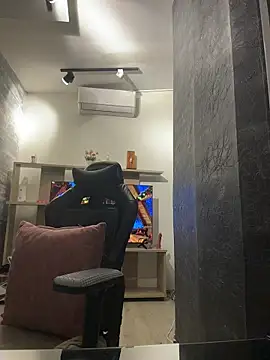 LunaBaker-1 online show from December 13, 2025, 7:53 pm