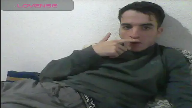 Snapshot of Tombgy07 chatting on February 14, 2025, 8:15 pm Tombgy07 online show from February 14, 2025, 8:15 pm