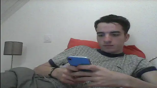 Snapshot of Tombgy07 chatting on February 19, 2025, 8:52 pm Tombgy07 online show from February 19, 2025, 8:52 pm