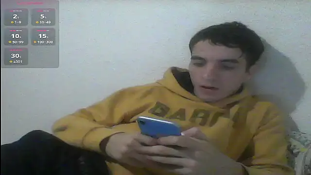 Snapshot of Tombgy07 chatting on March 12, 2025, 8:31 pm Tombgy07 online show from March 12, 2025, 8:31 pm