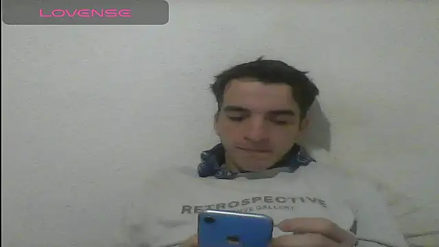 Snapshot of Tombgy07 chatting on March 17, 2025, 8:30 pm Tombgy07 online show from March 17, 2025, 8:30 pm