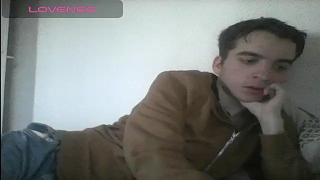 Snapshot of Tombgy07 chatting on March 18, 2025, 3:53 pm Tombgy07 online show from March 18, 2025, 3:53 pm