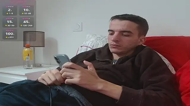 Snapshot of Tombgy07 chatting on November 6, 2025, 1:34 pm Tombgy07 online show from November 6, 2025, 1:34 pm