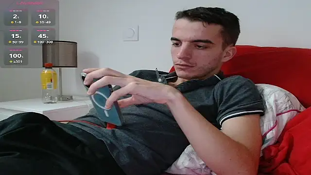 Snapshot of Tombgy07 chatting on November 7, 2025, 1:55 pm Tombgy07 online show from November 7, 2025, 1:55 pm