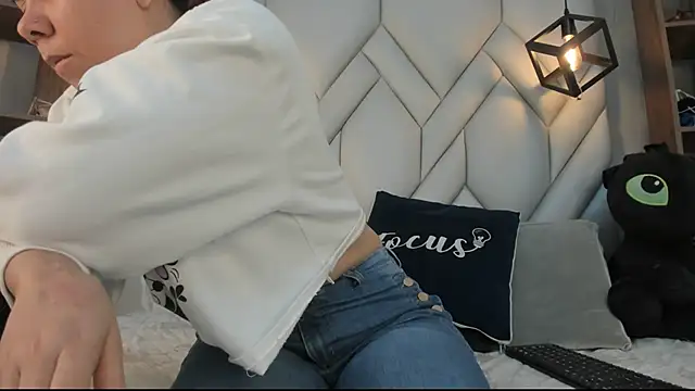 Snapshot of SakuraLee_ chatting on March 11, 2025, 7:47 pm SakuraLee online show from March 11, 2025, 7:47 pm