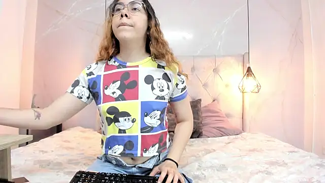 Snapshot of SakuraLee_ chatting on November 18, 2025, 2:54 pm SakuraLee online show from November 18, 2025, 2:54 pm