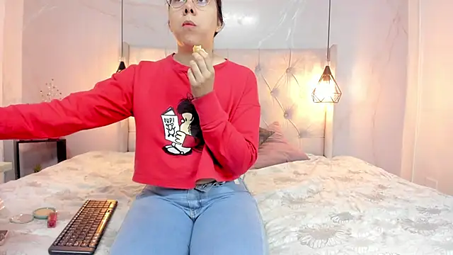 Snapshot of SakuraLee_ chatting on December 2, 2025, 1:50 pm SakuraLee online show from December 2, 2025, 1:50 pm