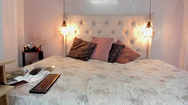 SakuraLee  online show from February 4, 2026, 1:39 pm