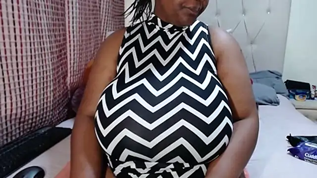 Snapshot of CHOCOLATEDARKBUSTYX chatting on October 31, 2025, 6:03 am CHOCOLATEDARKBUSTYX online show from October 31, 2025, 6:03 am