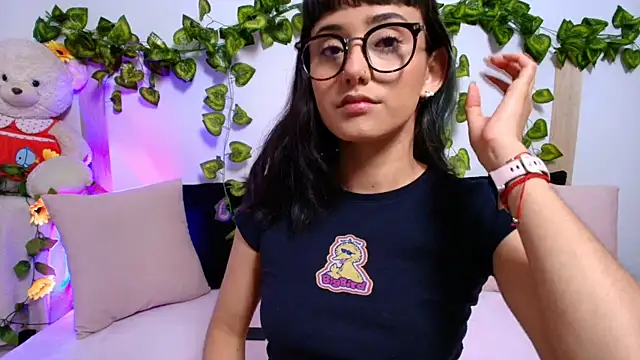 tati cardenas online show from October 27, 2025, 2:59 am